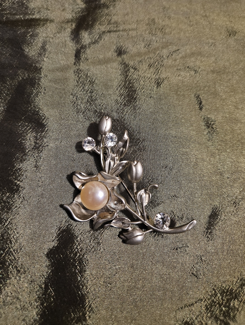 Vintage Silver Tone Floral Pearl & Crystal Brooch